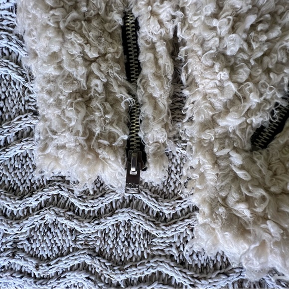 UNIF X UO Poodle Sherpa Moto Jacket - Picture 3 of 12